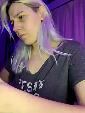 ScarletCallings420 online show from 12/25/24, 02:57