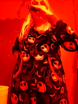 ScarletCallings420 online show from 11/23/25, 01:44