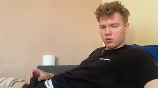 Snapshot of sexybooii6968 chatting on 11/02/25, 12:07 sexybooii6968 online show from 11/02/25, 12:07