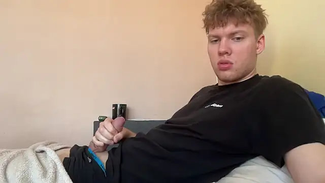 Snapshot of sexybooii6968 chatting on 11/04/25, 10:25 sexybooii6968 online show from 11/04/25, 10:25