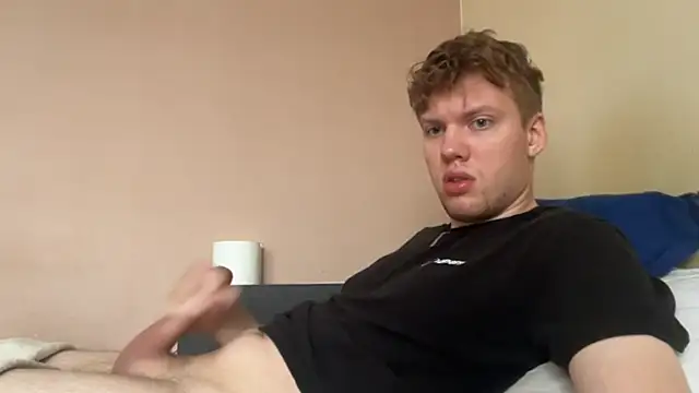 Snapshot of sexybooii6968 chatting on 11/14/25, 10:47 sexybooii6968 online show from 11/14/25, 10:47