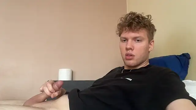 Snapshot of sexybooii6968 chatting on 11/18/25, 10:41 sexybooii6968 online show from 11/18/25, 10:41