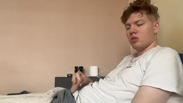 Snapshot of sexybooii6968 chatting on 11/24/25, 09:42 sexybooii6968 online show from 11/24/25, 09:42