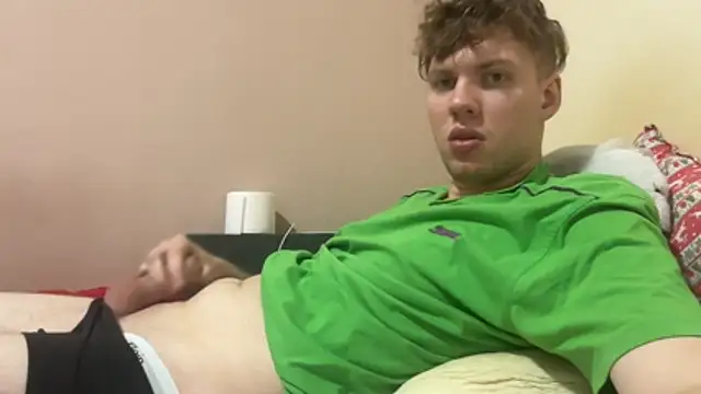 Snapshot of sexybooii6968 chatting on 12/03/25, 02:04 sexybooii6968 online show from 12/03/25, 02:04