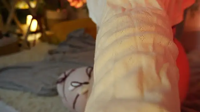 Snapshot of ScarletBlaze chatting on 11/20/25, 05:45 ScarletBlaze online show from 11/20/25, 05:45