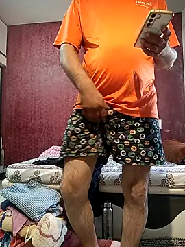 Snapshot of hornydick4you chatting on 11/15/25, 05:16 hornydick4you online show from 11/15/25, 05:16