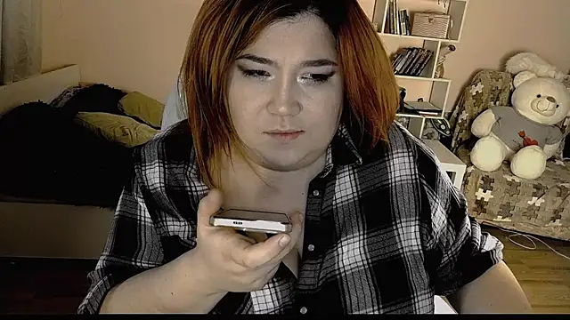 Snapshot of Vi-Vixen chatting on 12/12/24, 08:25 Vi-Vixen online show from 12/12/24, 08:25
