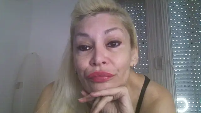 EvaaMina online show from 10/20/25, 11:10