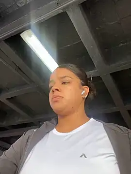 trianawhite online show from 02/06/25, 08:56