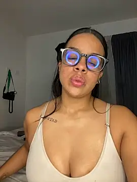 trianawhite online show from 12/16/25, 11:54