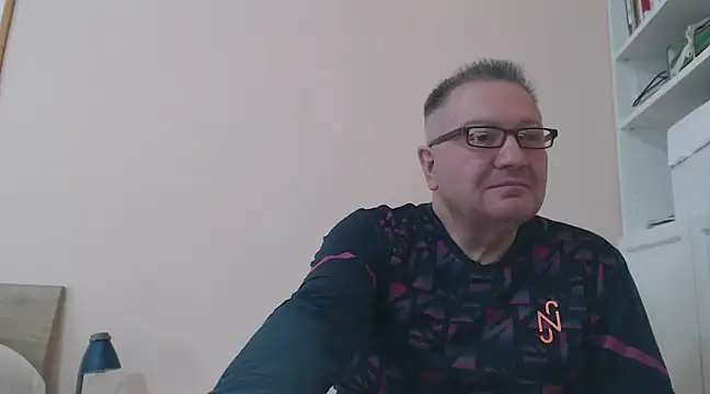 Snapshot of YOU6me chatting on 01/01/25, 11:49 YOU6me online show from 01/01/25, 11:49