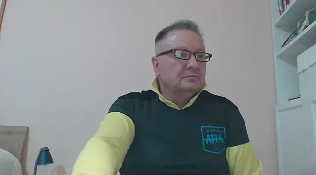 Snapshot of YOU6me chatting on 01/01/25, 03:24 YOU6me online show from 01/01/25, 03:24