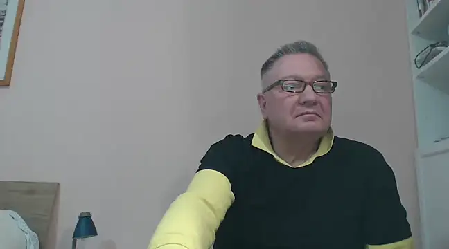 Snapshot of YOU6me chatting on 01/04/25, 04:00 YOU6me online show from 01/04/25, 04:00