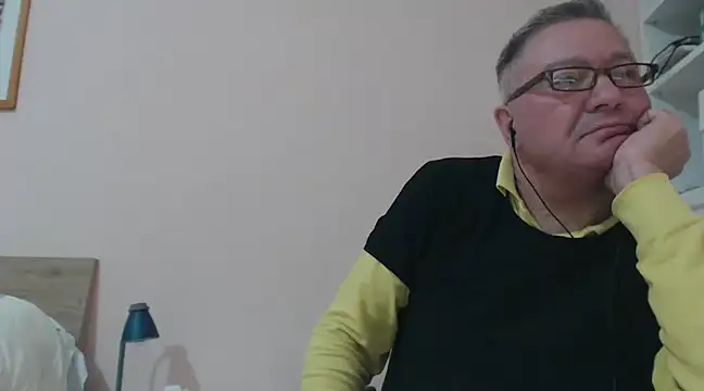 Snapshot of YOU6me chatting on 01/06/25, 05:49 YOU6me online show from 01/06/25, 05:49