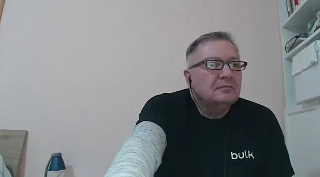 Snapshot of YOU6me chatting on 01/09/25, 05:43 YOU6me online show from 01/09/25, 05:43