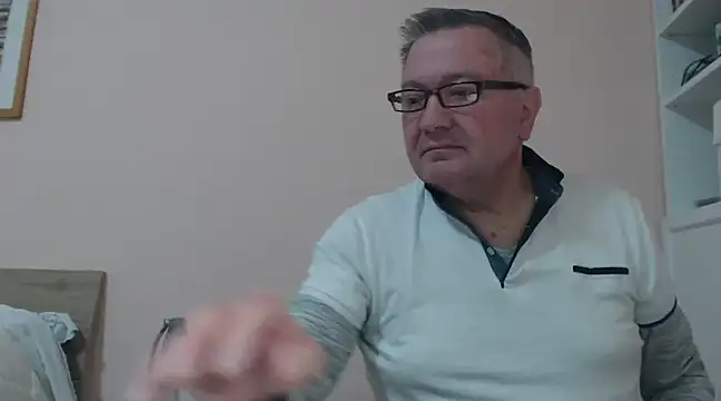 Snapshot of YOU6me chatting on 01/12/25, 06:27 YOU6me online show from 01/12/25, 06:27