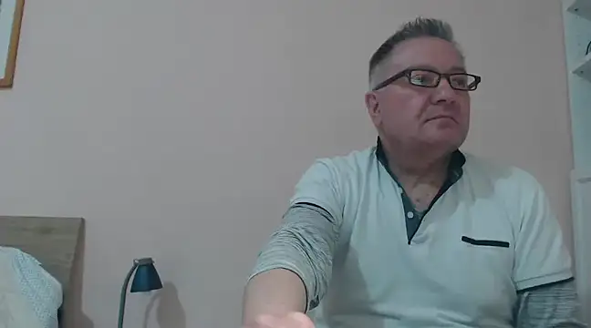 Snapshot of YOU6me chatting on 01/13/25, 03:58 YOU6me online show from 01/13/25, 03:58