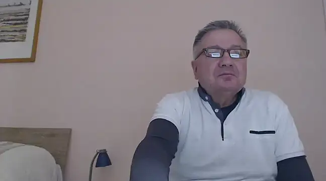 Snapshot of YOU6me chatting on 01/17/25, 03:22 YOU6me online show from 01/17/25, 03:22
