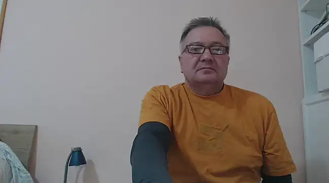 Snapshot of YOU6me chatting on 01/19/25, 02:49 YOU6me online show from 01/19/25, 02:49