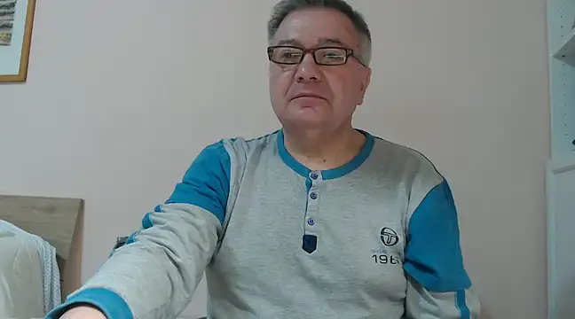 Snapshot of YOU6me chatting on 01/31/25, 05:53 YOU6me online show from 01/31/25, 05:53
