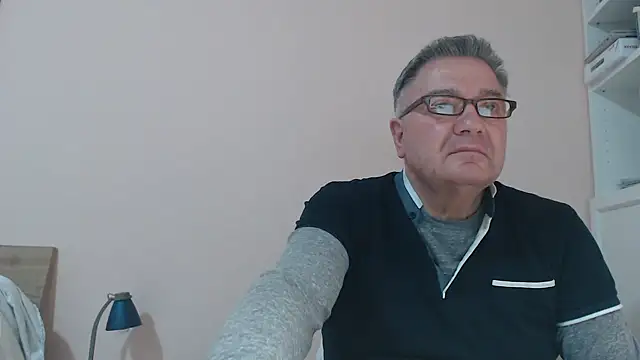 Snapshot of YOU6me chatting on 02/11/25, 06:01 YOU6me online show from 02/11/25, 06:01