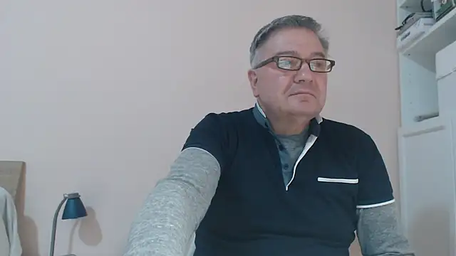 Snapshot of YOU6me chatting on 02/20/25, 05:29 YOU6me online show from 02/20/25, 05:29