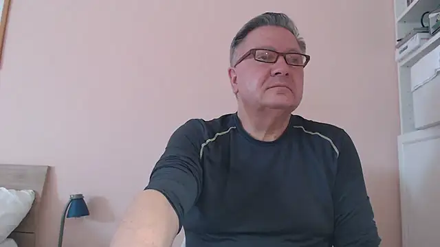 Snapshot of YOU6me chatting on 03/01/25, 09:51 YOU6me online show from 03/01/25, 09:51