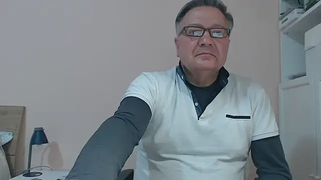 Snapshot of YOU6me chatting on 03/01/25, 03:49 YOU6me online show from 03/01/25, 03:49