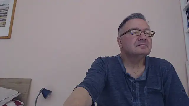 Snapshot of YOU6me chatting on 09/21/25, 04:52 YOU6me online show from 09/21/25, 04:52