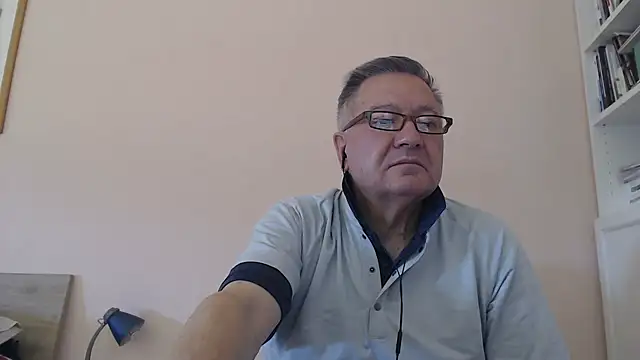 Snapshot of YOU6me chatting on 09/25/25, 07:56 YOU6me online show from 09/25/25, 07:56