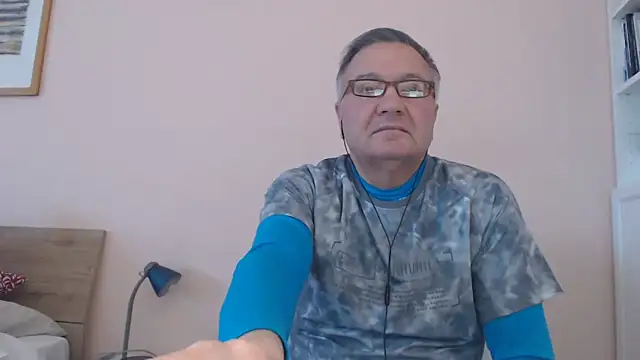 Snapshot of YOU6me chatting on 10/04/25, 02:37 YOU6me online show from 10/04/25, 02:37