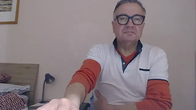 Snapshot of YOU6me chatting on 10/30/25, 08:20 YOU6me online show from 10/30/25, 08:20