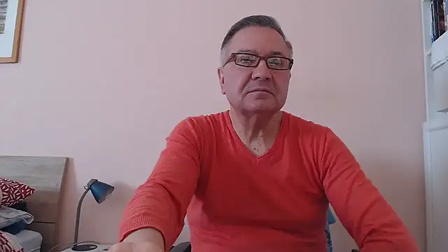 Snapshot of YOU6me chatting on 11/01/25, 09:11 YOU6me online show from 11/01/25, 09:11