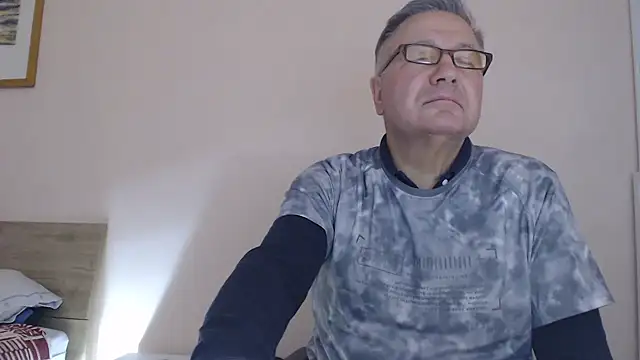 Snapshot of YOU6me chatting on 11/07/25, 03:34 YOU6me online show from 11/07/25, 03:34