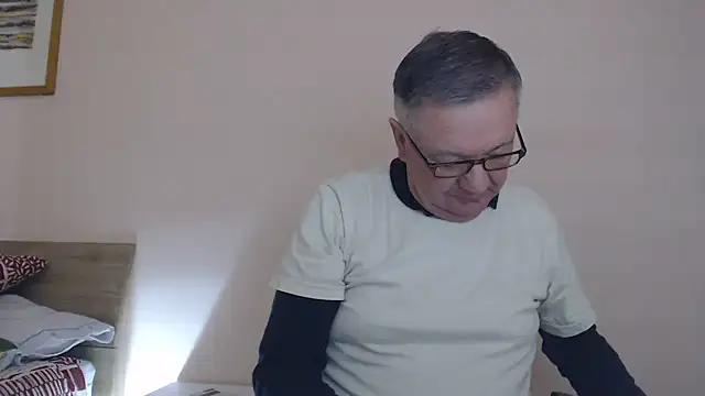 Snapshot of YOU6me chatting on 11/08/25, 04:40 YOU6me online show from 11/08/25, 04:40