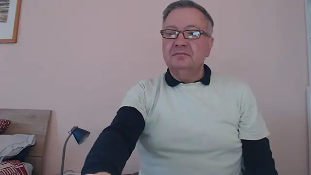 Snapshot of YOU6me chatting on 11/09/25, 08:45 YOU6me online show from 11/09/25, 08:45