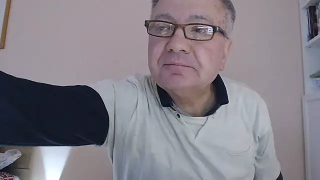 Snapshot of YOU6me chatting on 11/10/25, 03:11 YOU6me online show from 11/10/25, 03:11