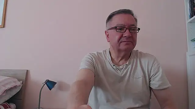 Snapshot of YOU6me chatting on 11/14/25, 08:13 YOU6me online show from 11/14/25, 08:13