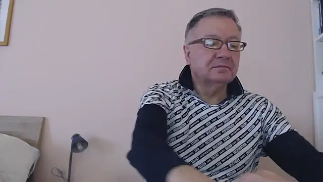 Snapshot of YOU6me chatting on 11/25/25, 08:58 YOU6me online show from 11/25/25, 08:58