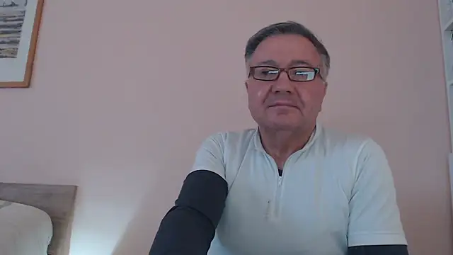 Snapshot of YOU6me chatting on 12/01/25, 02:11 YOU6me online show from 12/01/25, 02:11