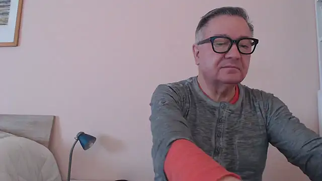 Snapshot of YOU6me chatting on 12/02/25, 09:36 YOU6me online show from 12/02/25, 09:36