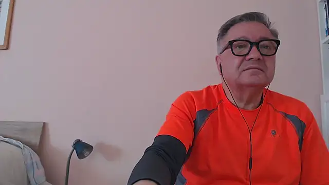 Snapshot of YOU6me chatting on 12/15/25, 10:19 YOU6me online show from 12/15/25, 10:19