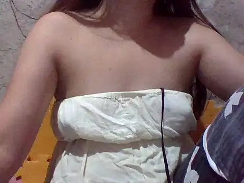 Beatrice143 online show from 10/15/25, 07:03