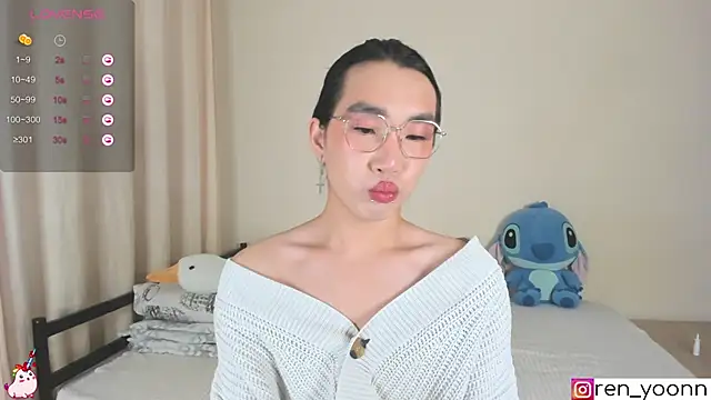 Snapshot of Ren_yoon chatting on 09/11/25, 12:00 Ren yoon online show from 09/11/25, 12:00