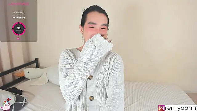 Snapshot of Ren_yoon chatting on 09/12/25, 11:15 Ren yoon online show from 09/12/25, 11:15