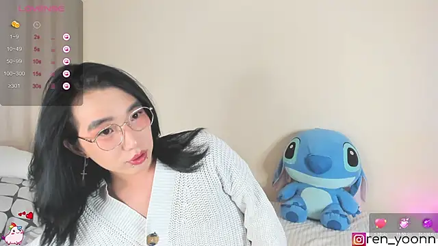 Snapshot of Ren_yoon chatting on 09/24/25, 11:19 Ren yoon online show from 09/24/25, 11:19