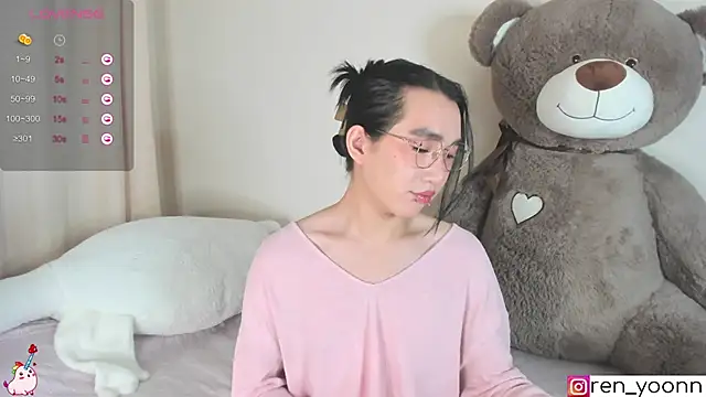 Snapshot of Ren_yoon chatting on 10/05/25, 02:59 Ren yoon online show from 10/05/25, 02:59