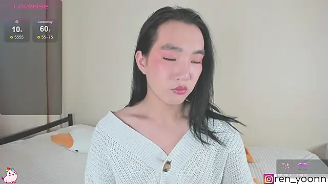 Snapshot of Ren_yoon chatting on 11/16/25, 07:25 Ren yoon online show from 11/16/25, 07:25