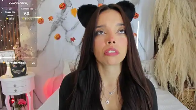 hannahill69 online show from 10/28/25, 05:33