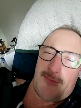 Snapshot of gdawg78 chatting on 11/21/25, 09:24 gdawg78 online show from 11/21/25, 09:24